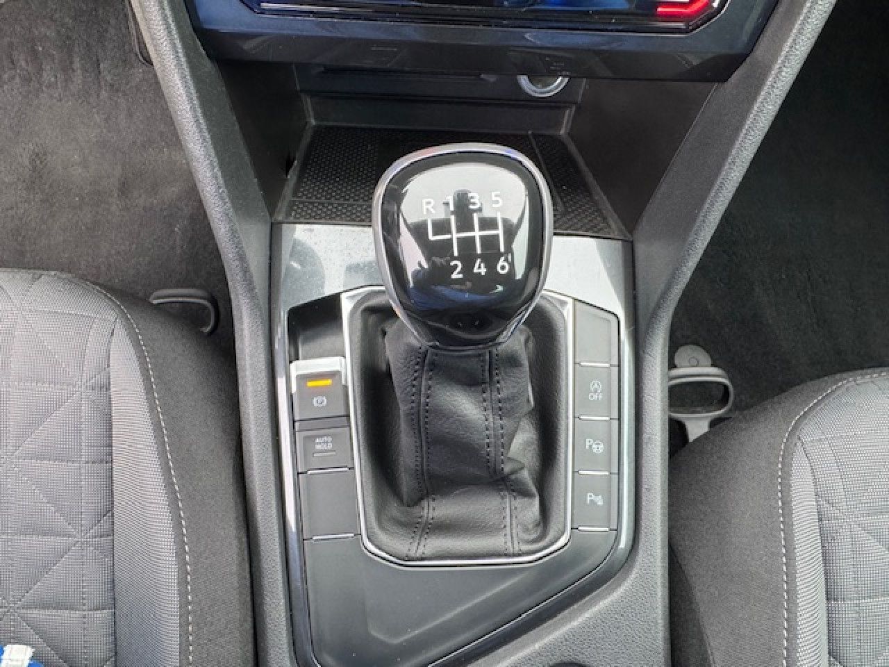 Volkswagen Tiguan Life 1.5 TSI - Samsaru's Car Outlet