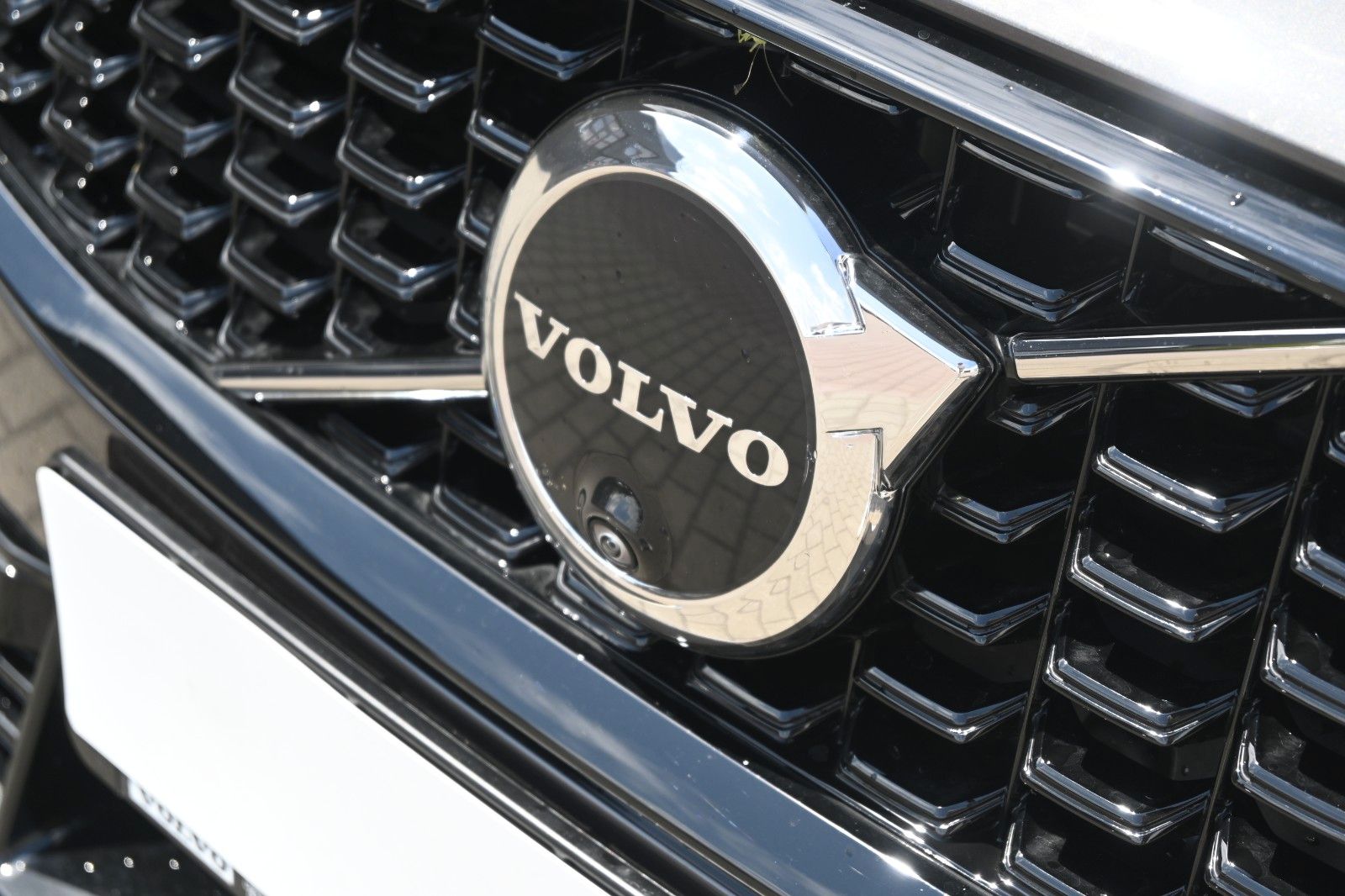 Volvo S60 B4 Benzin Plus Dark*PANO*STHZG*360°*H&K*