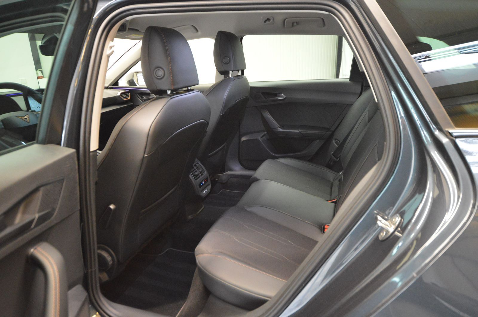 Cupra Leon Sportstourer 1.5 eTSI - Samsaru's Car Outlet