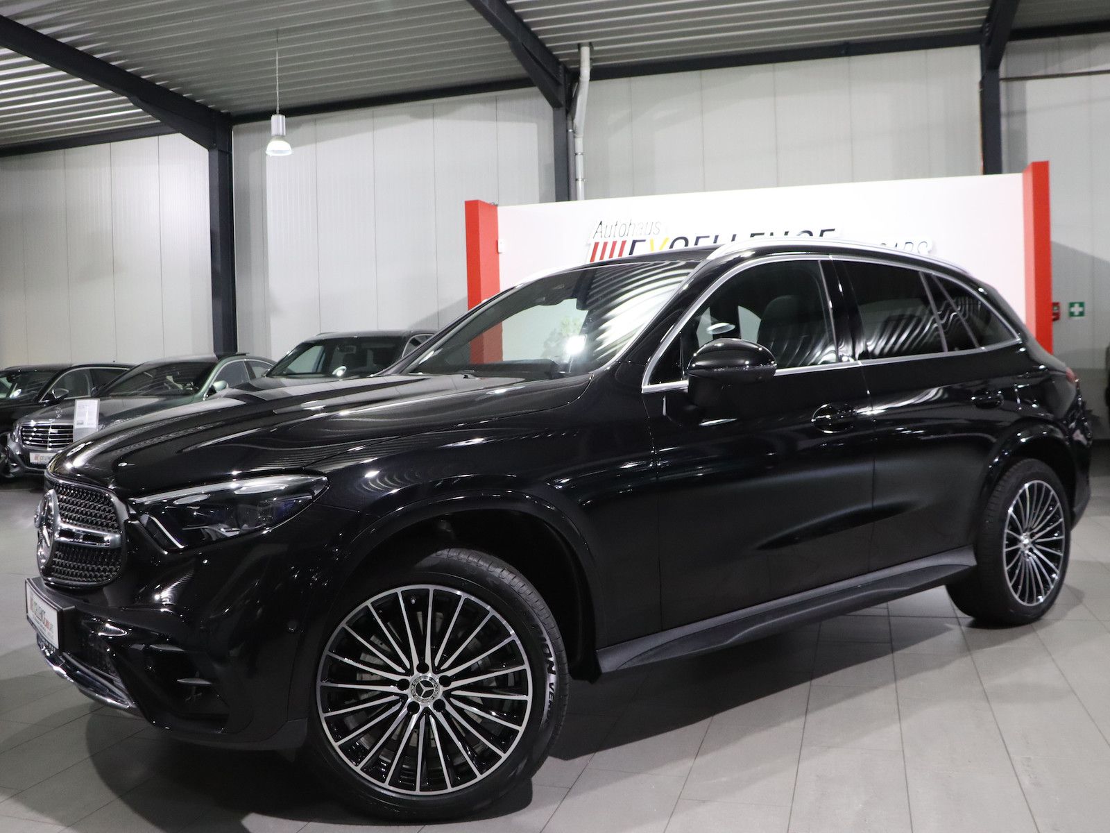 Mercedes-Benz GLC 300 de 4M AMG-LINE / PANORAMA / LASER / TOP