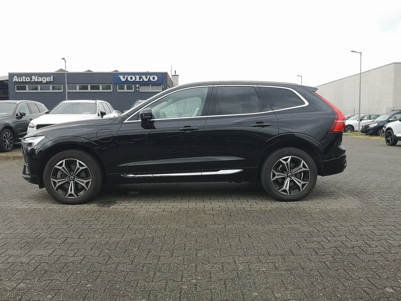 Volvo XC60 Recharge T6 Inscription - Samsaru's Car Outlet