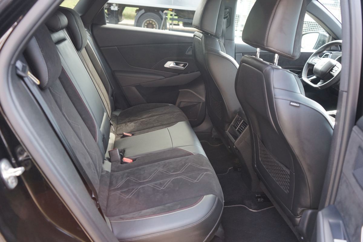 DS Automobiles DS7 (Crossback) Performance Line + 360 Kamera