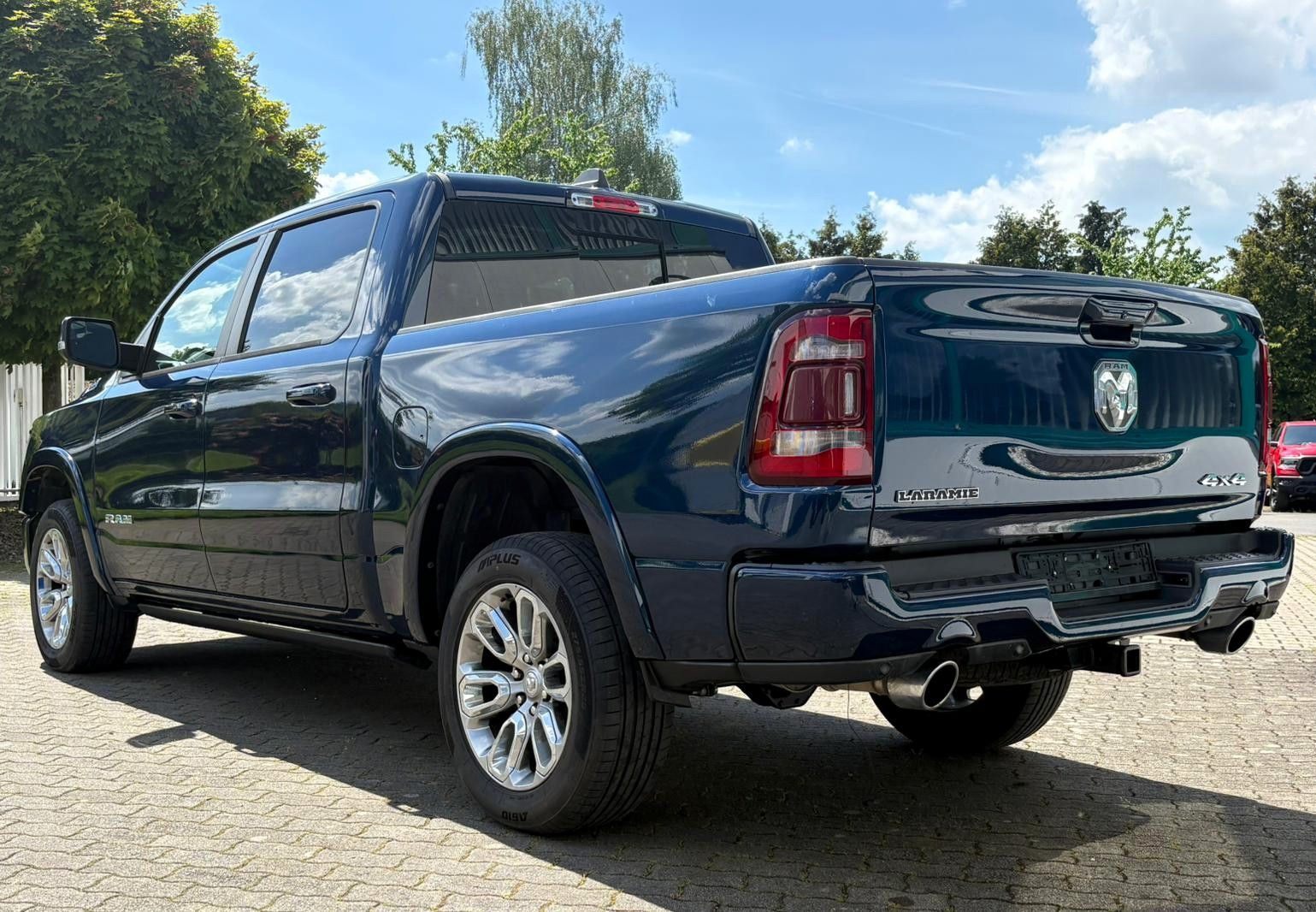 Dodge RAM 1500 4x4 Laramie 5.7l Crew Memory,Pano,Sound