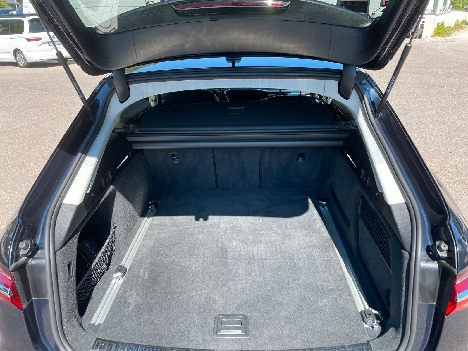 Audi A6 Avant 45 TDI quattro design - Samsaru's Car Outlet