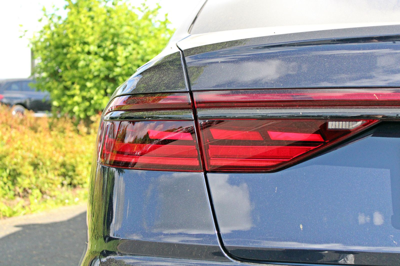 Audi A8 Lang 55TFSI S LINE BLACK - Samsaru's Car Outlet