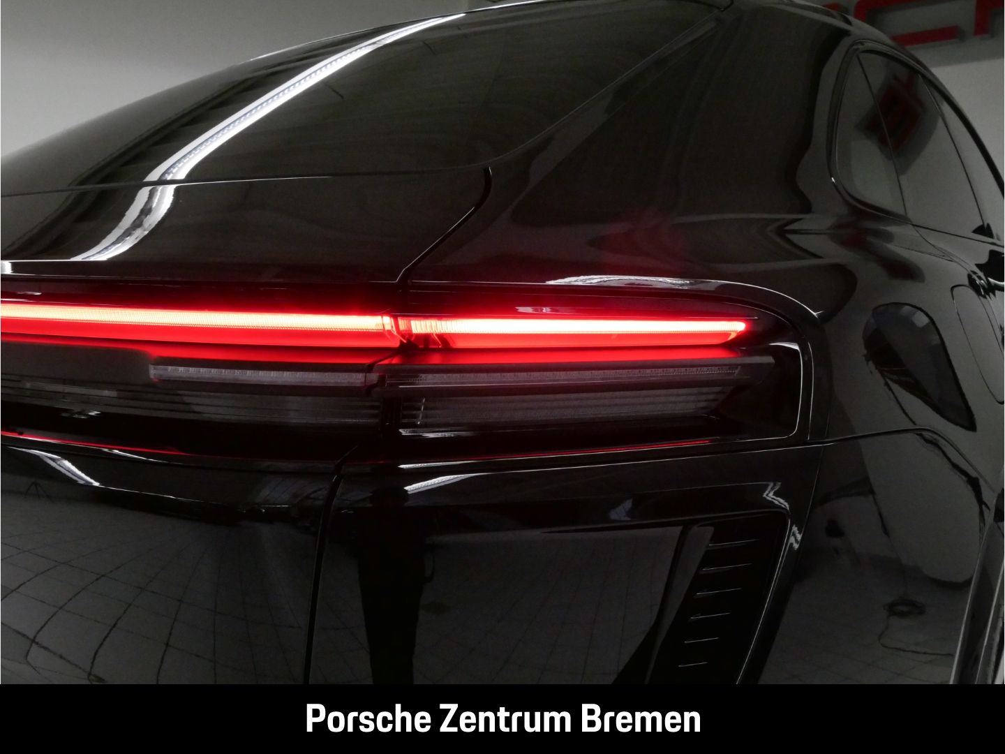 Porsche Macan Electric Turbo Sportpaket - Samsaru's Car Outlet