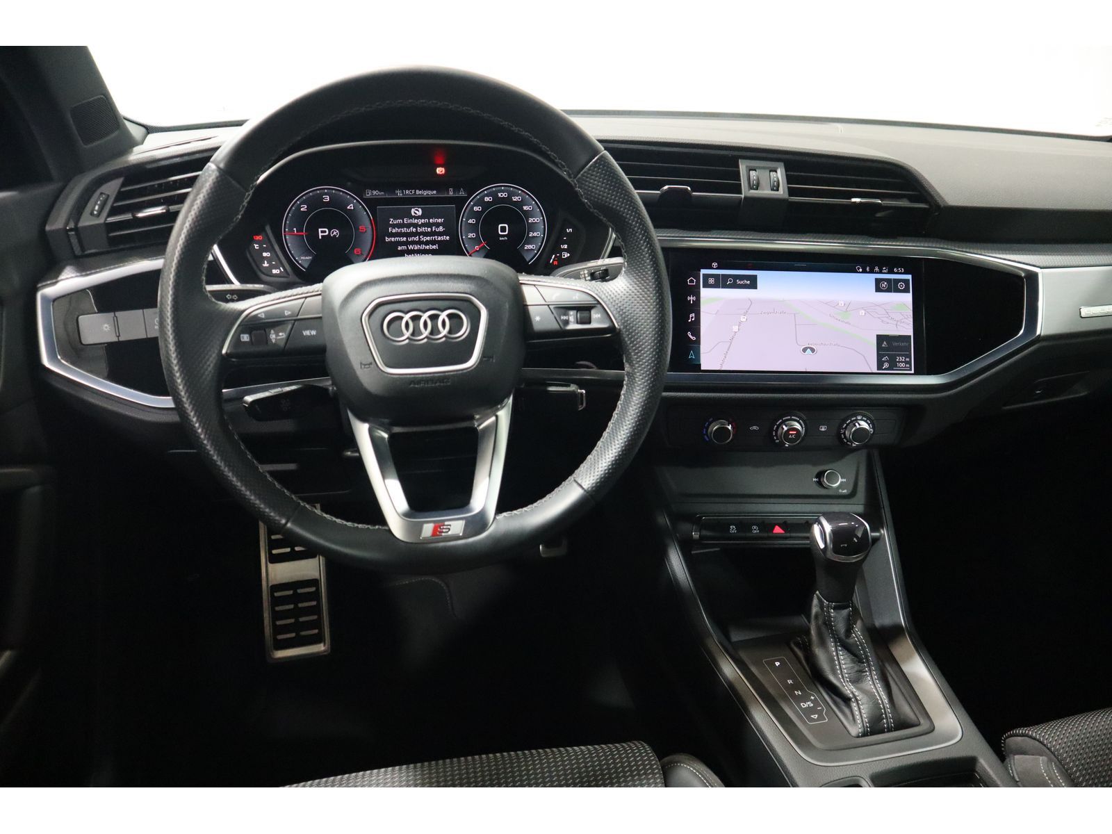 Audi Q3 40 TDI quattro advanced - Samsaru's Car Outlet