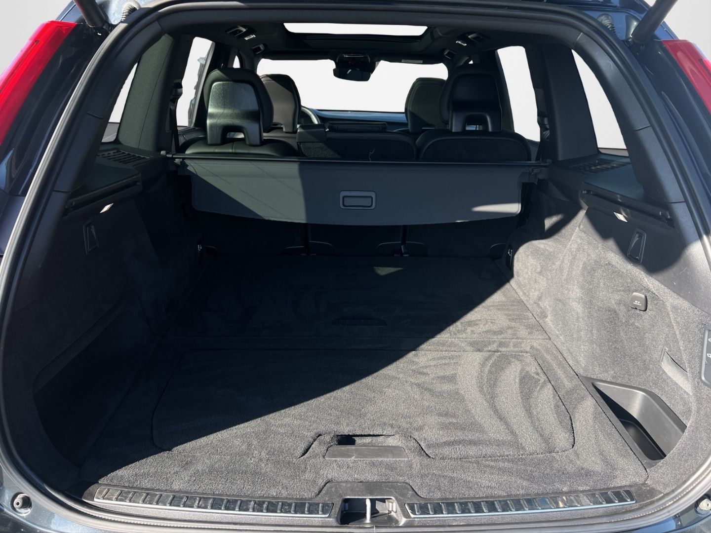 Volvo XC90 B5 D AWD R-Design 4ZKlima MassageSitze