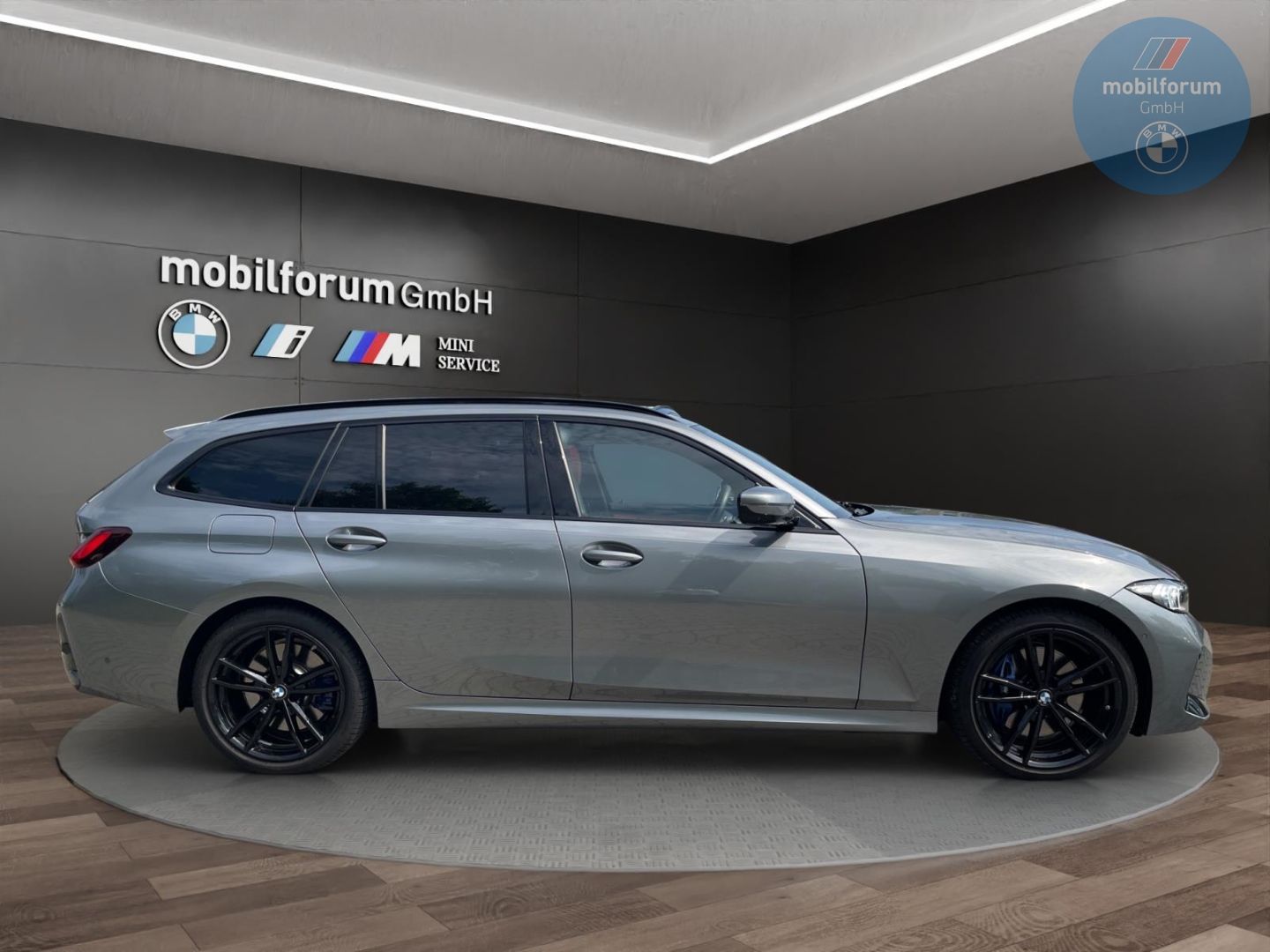 BMW 330 i xDrive Touring M-Sport DriveAssist Prof