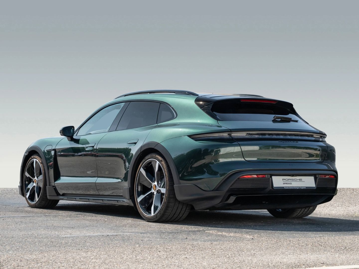 Porsche Taycan 4S Cross Turismo Offroad Design Paket