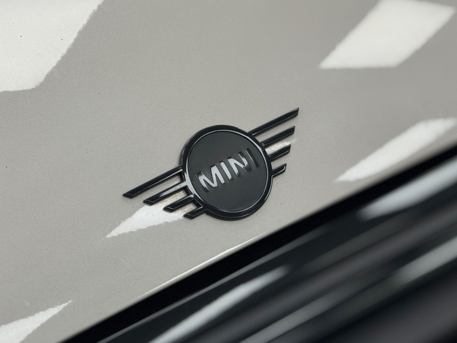 MINI Cabrio Cooper - Samsaru's Car Outlet