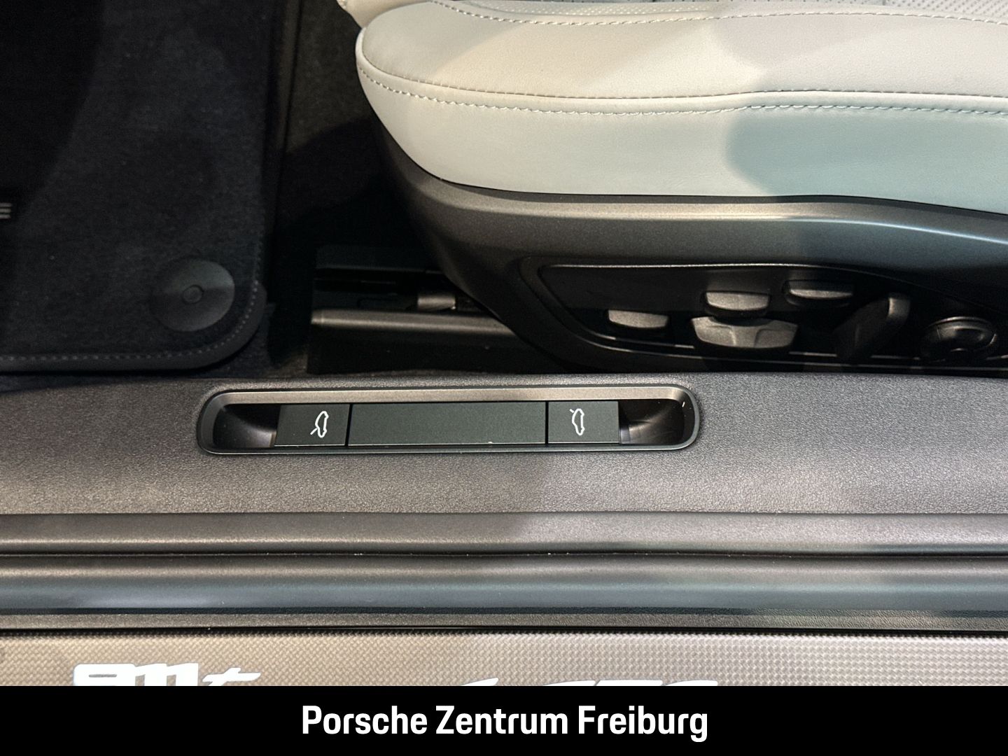 Porsche 992 911 Targa 4 GTS Burmester Sportabgasanlage