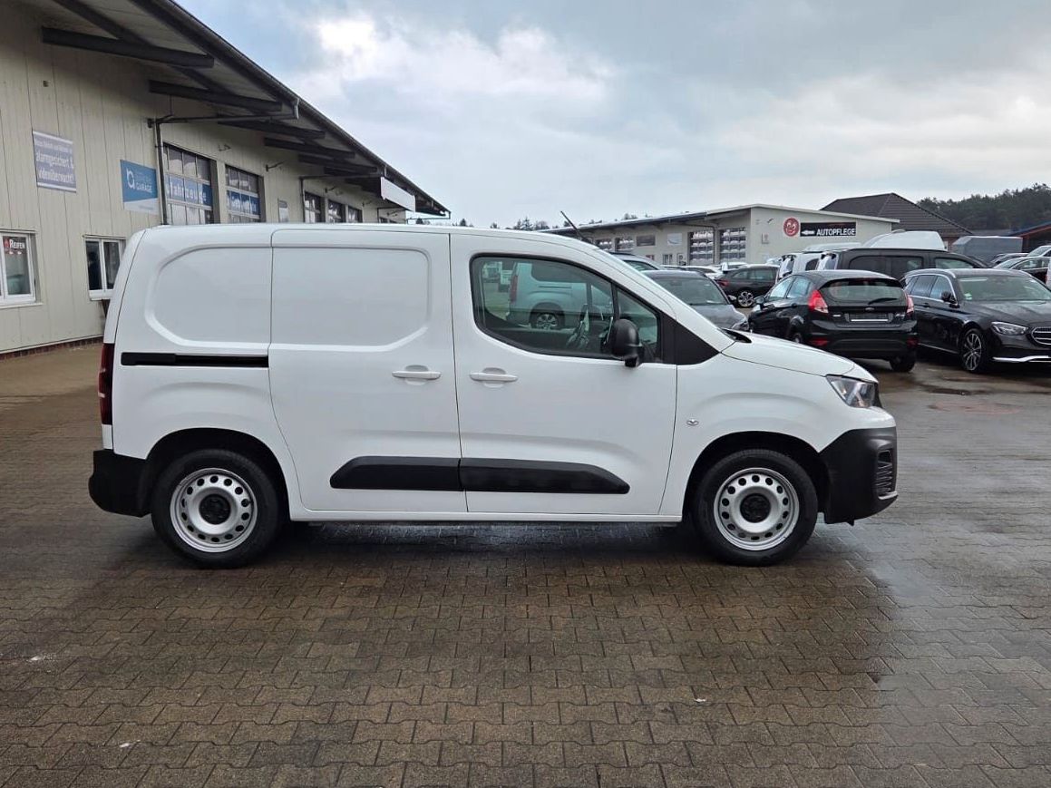 Peugeot Partner l1 1,5d - Samsaru's Car Outlet