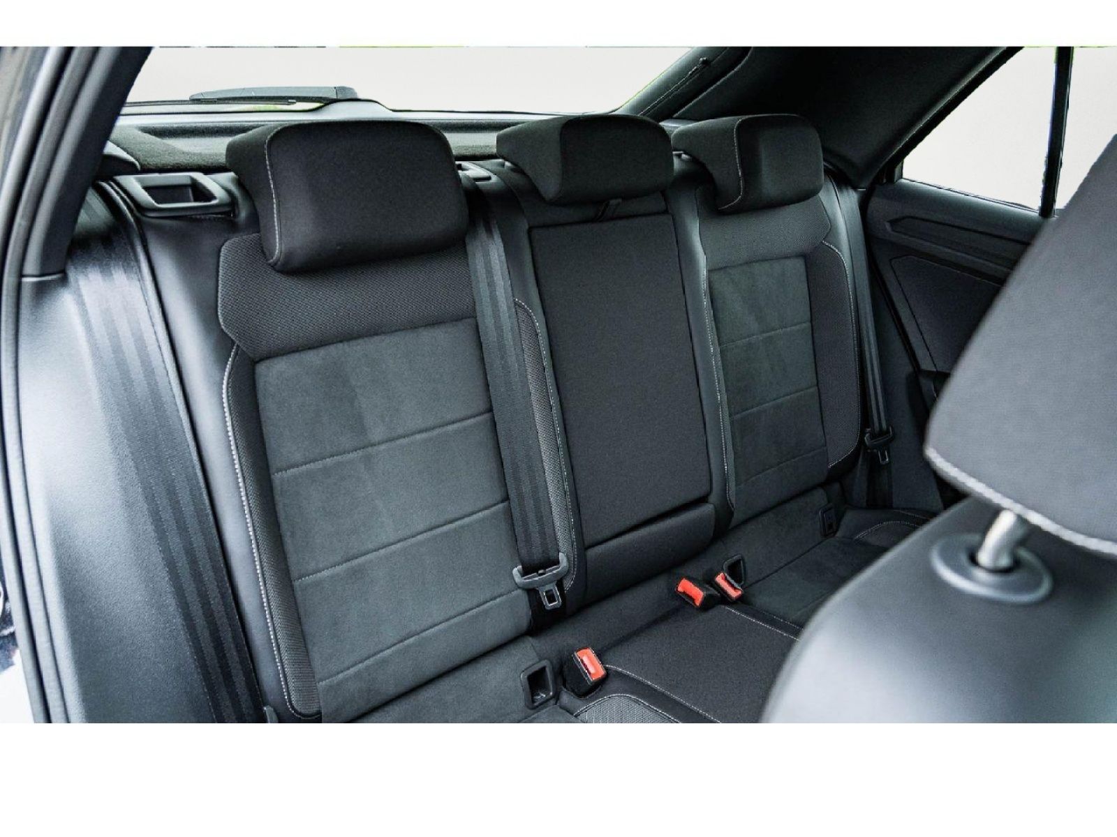 Volkswagen T-Roc R-Line 1.5 TSI DSG - Samsaru's Car Outlet