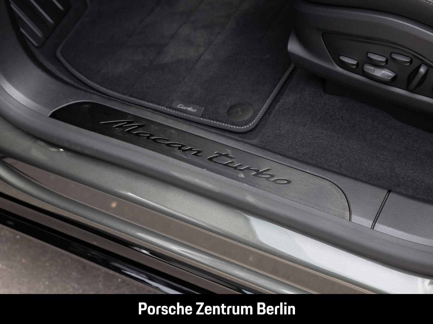 Porsche Macan Turbo Burmester Rückfahrkamera Panorama