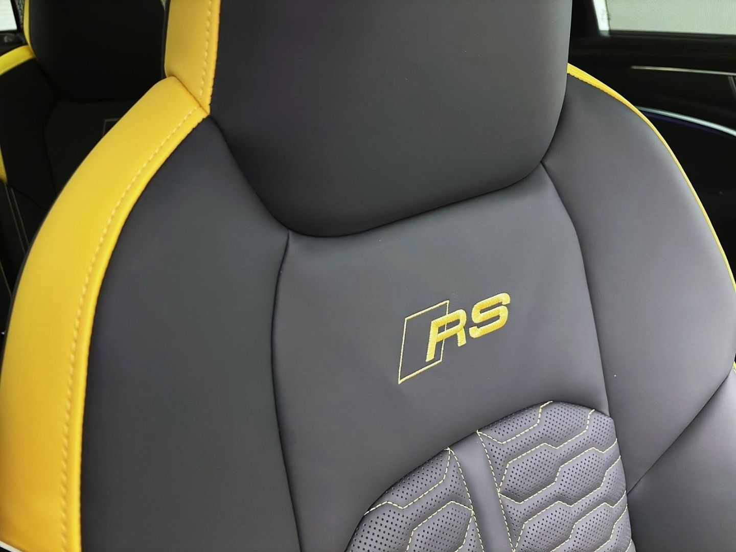 Audi RS6 Avant Q PERFORMANCE PANO HD-MATRIX 360° NAVI