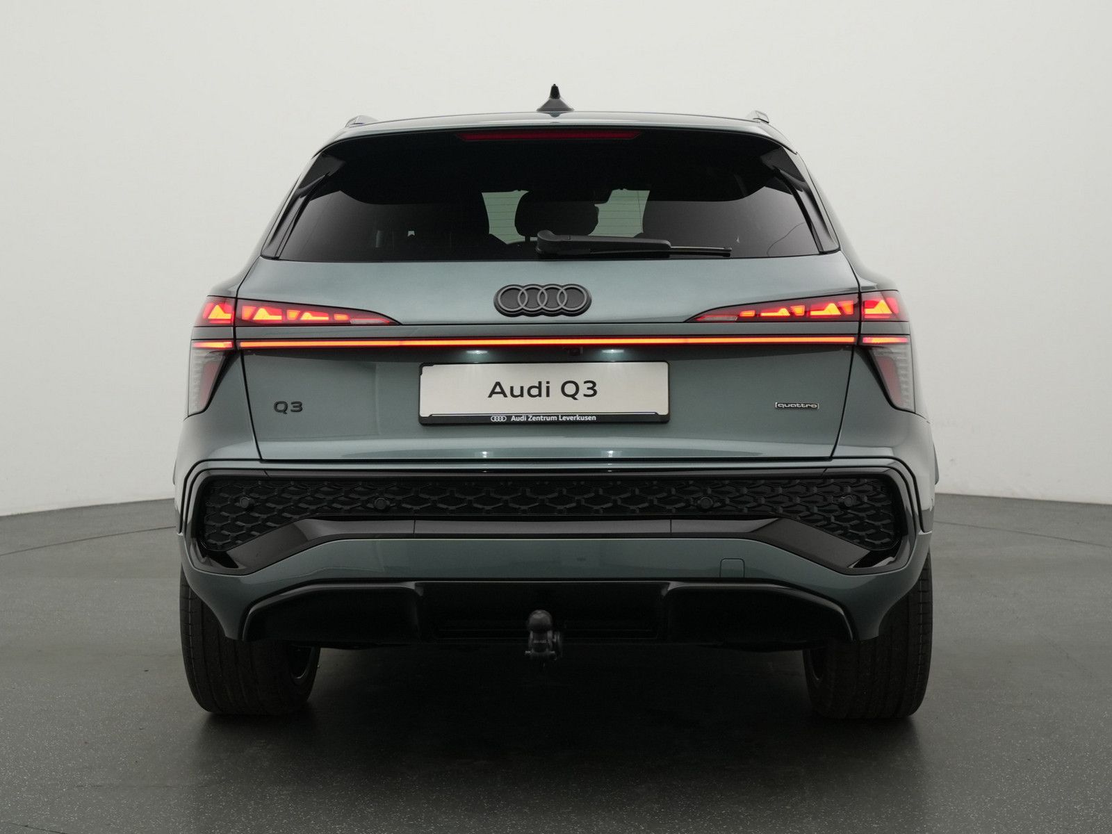 Audi Q3 quattro S line MATRIX SONOS AHK STANDHZ PANO