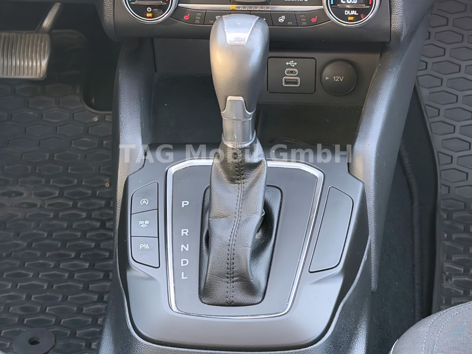 Ford Focus Titanium Turnier *TWA*LED*NAVI*SHZ*