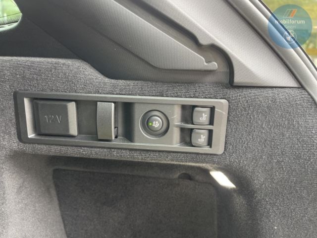BMW 330 e xDrive M-Sport Pro LCI ACC AHK HUD HiFi