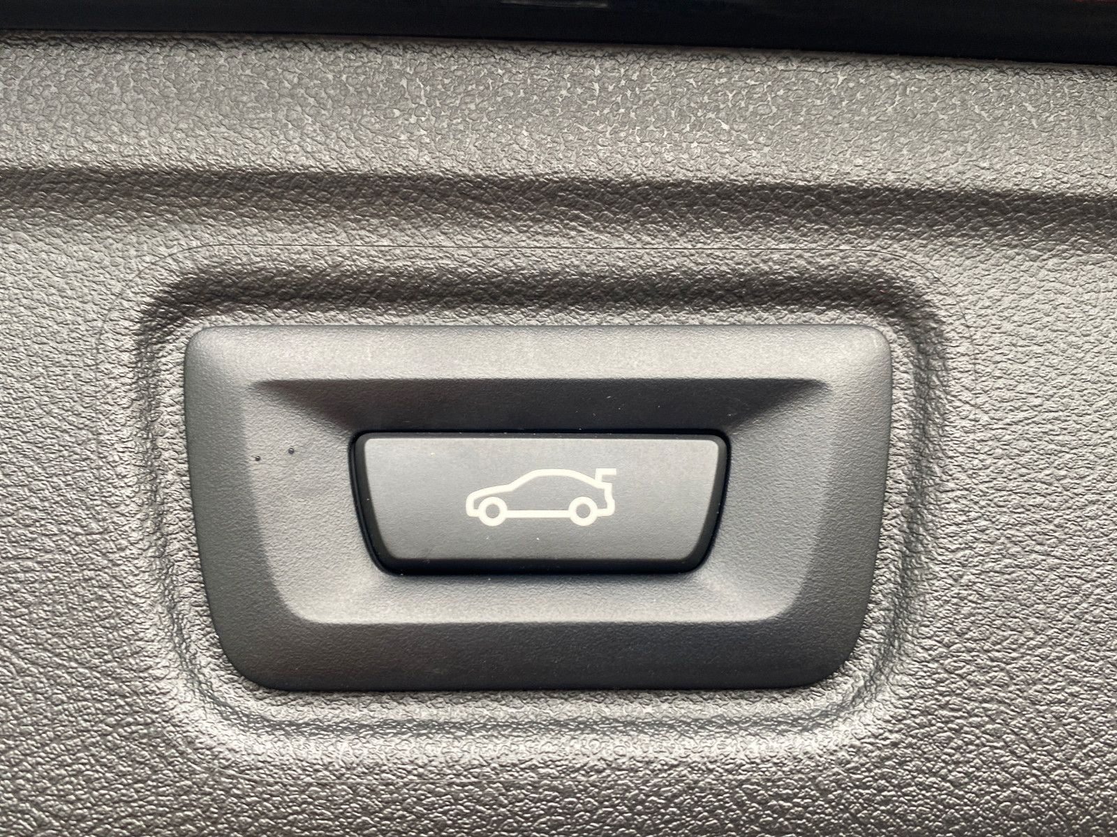 BMW 320 d xD M Sport - Samsaru's Car Outlet