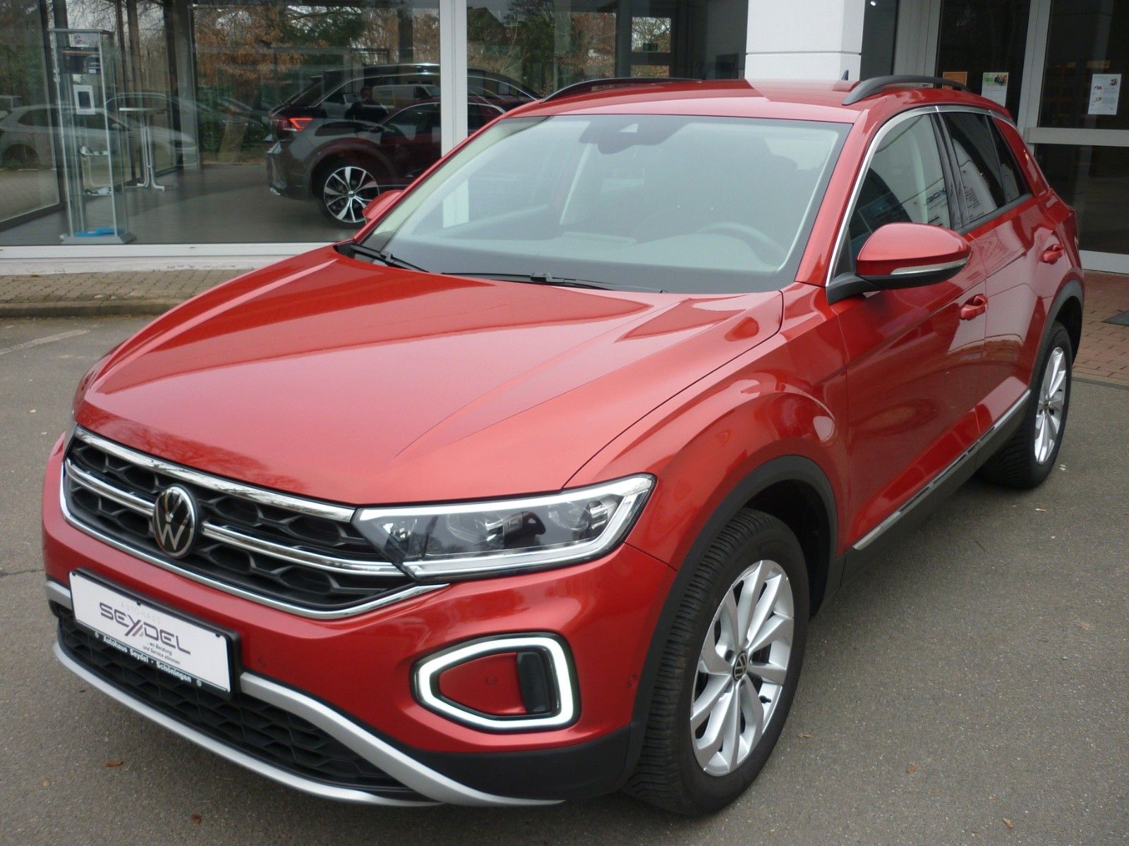 Volkswagen T-Roc Style 1.5 TSI - Samsaru's Car Outlet