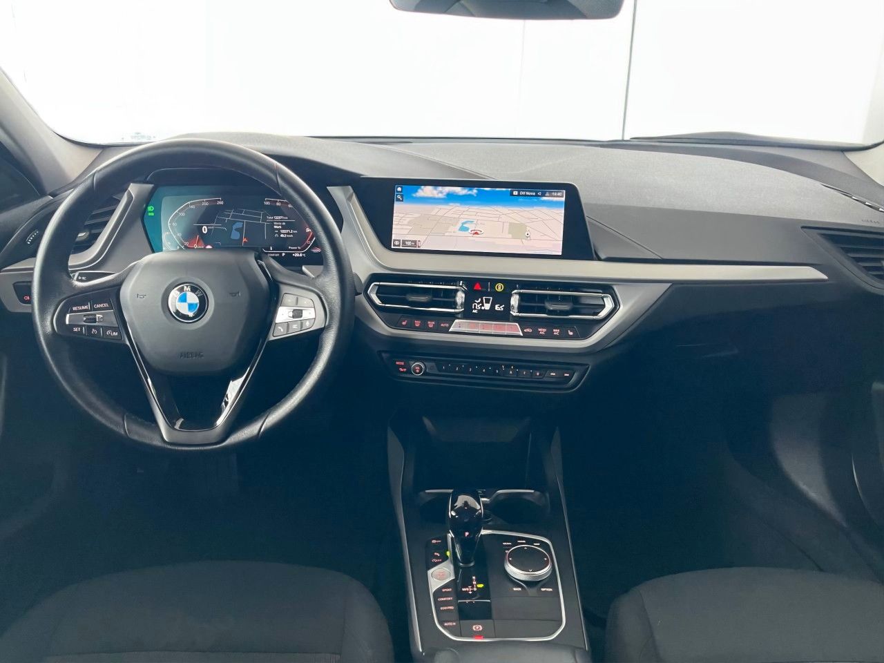 BMW 118i Aut. - Samsaru's Car Outlet
