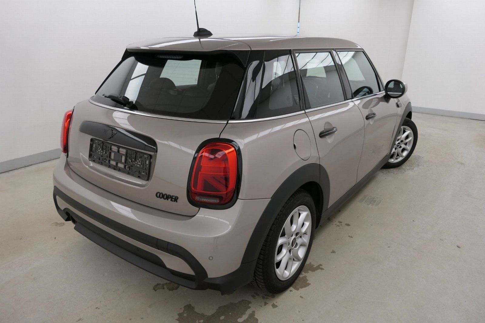 MINI Cooper Yours Trim Aut. - Samsaru's Car Outlet