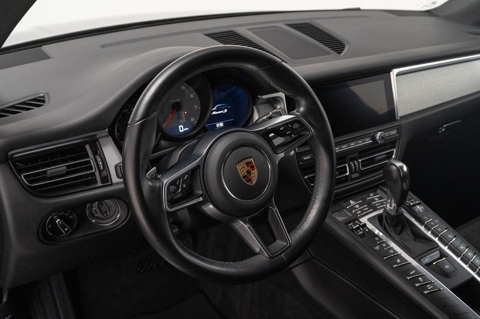 Porsche Macan S - Samsaru's Car Outlet
