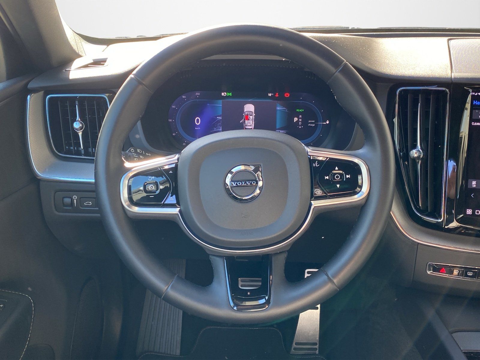 Volvo XC60 R-Design Recharge AHK,Kamera,DAB,Navi