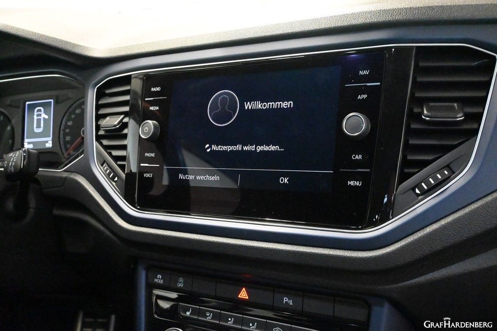 Volkswagen T-Roc 1.5 TSI Automatik United - Samsaru's Car Outlet