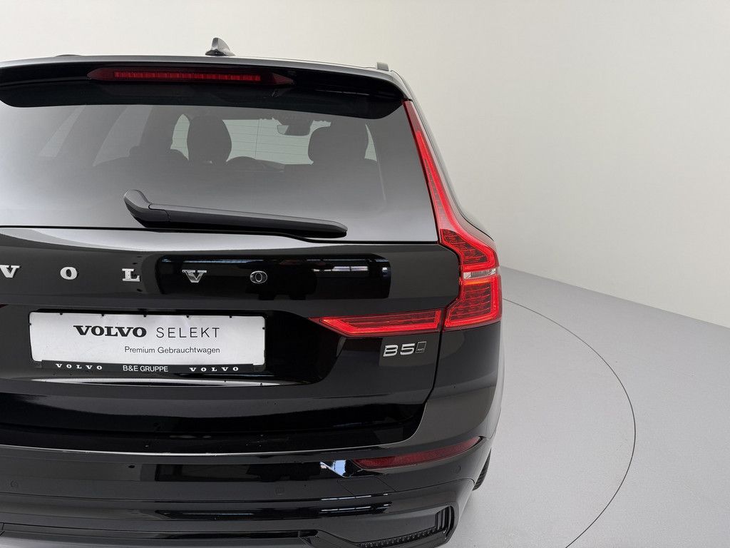 Volvo XC60 B5 AWD Ultra Dark *AHK*21-Zoll*360°*Luft-Fa