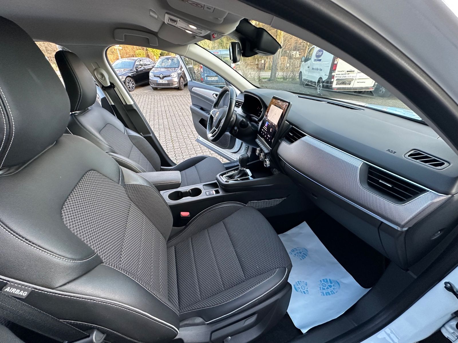 Renault Arkana Intens Hybrid - Samsaru's Car Outlet