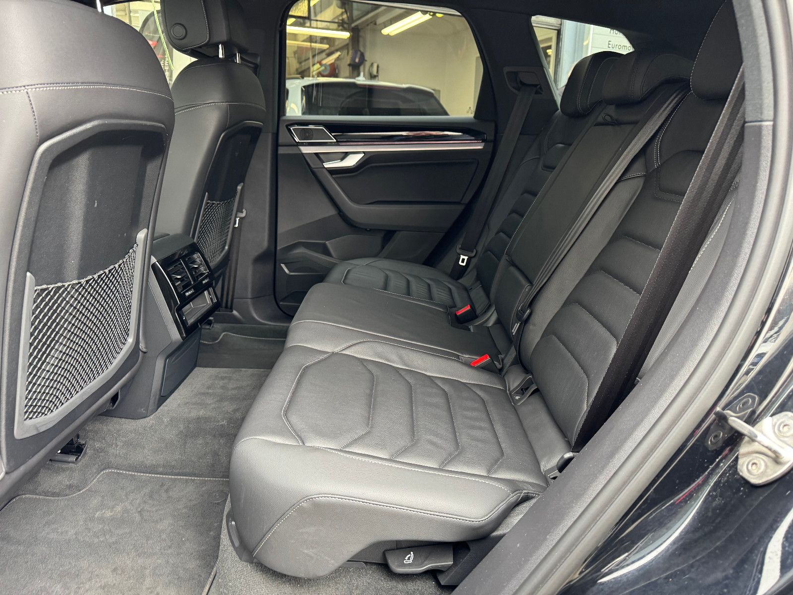 Volkswagen Touareg R-Line 3.0 V6 TSI 4MOTION -Vollausstatt.