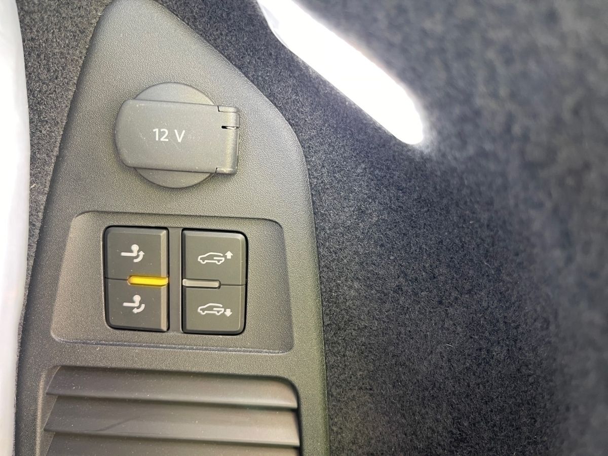 Volkswagen Touareg R-Line - Samsaru's Car Outlet