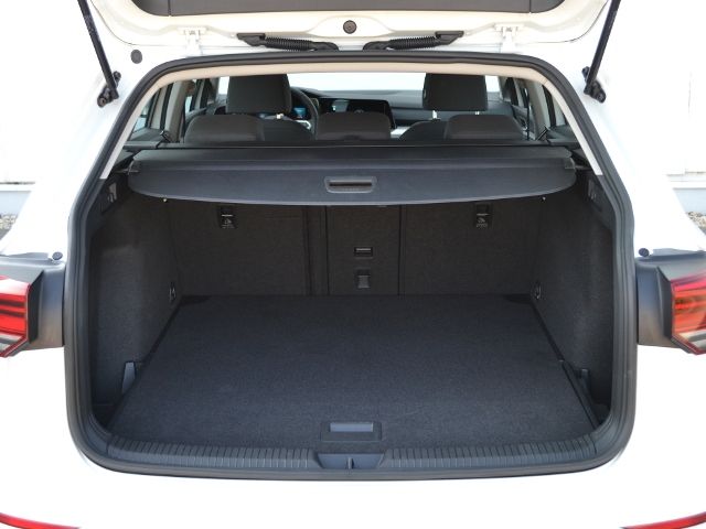 Volkswagen Golf VIII Variant 2.0 TDI Life - Samsaru's Car Outlet