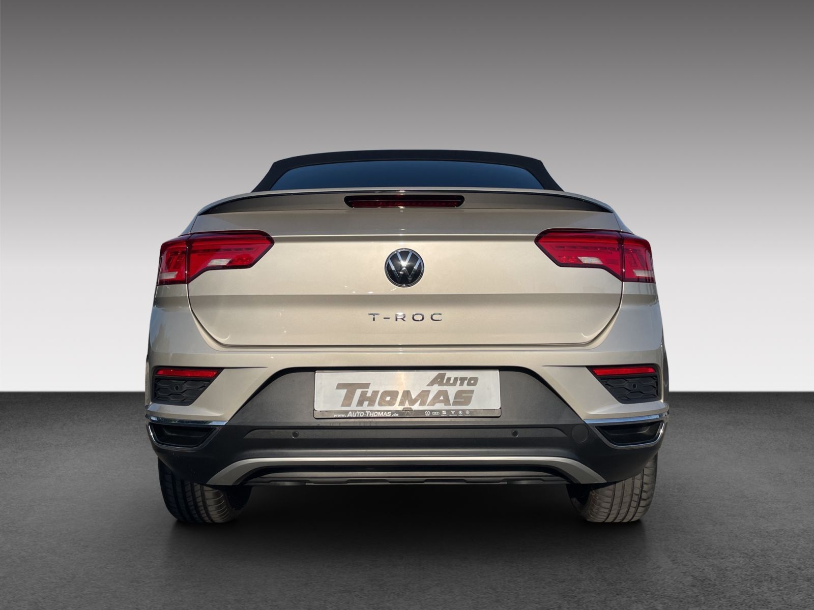 Volkswagen T-Roc 1.5 TSI Active - Samsaru's Car Outlet