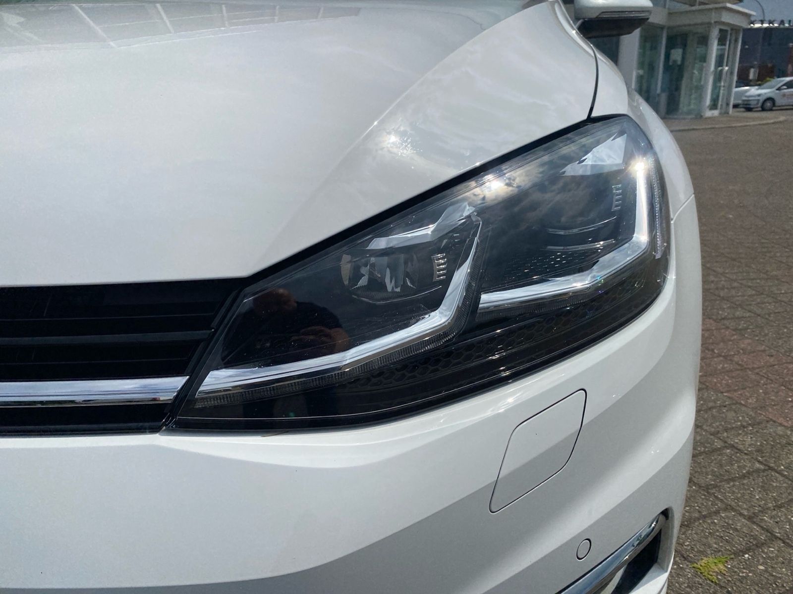 Volkswagen Golf VII 1.5 TSI DSG COMFORT - Samsaru's Car Outlet