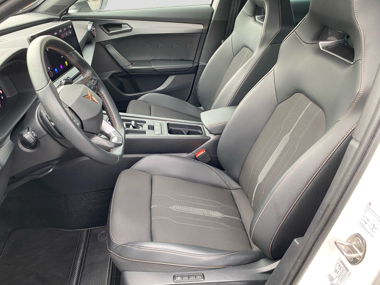 Cupra Formentor 1.4 e-HYBRID DSG VZ LED AHK Pano Navi