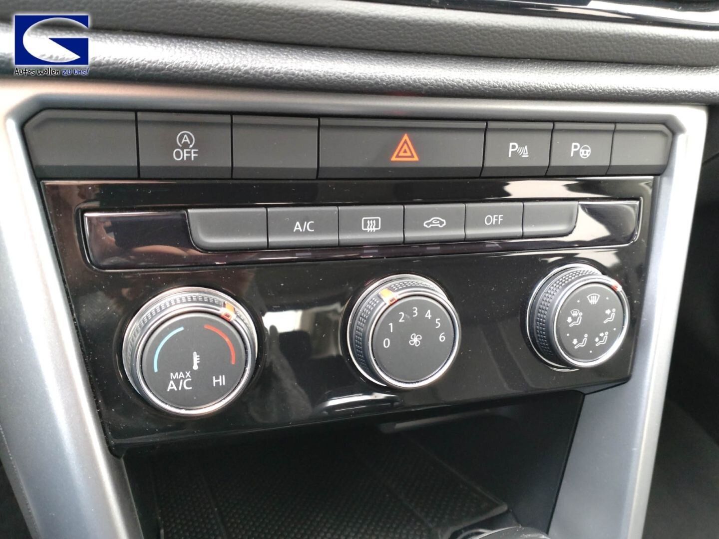 Volkswagen T-Roc 1.5 TSI Life DSG - Samsaru's Car Outlet