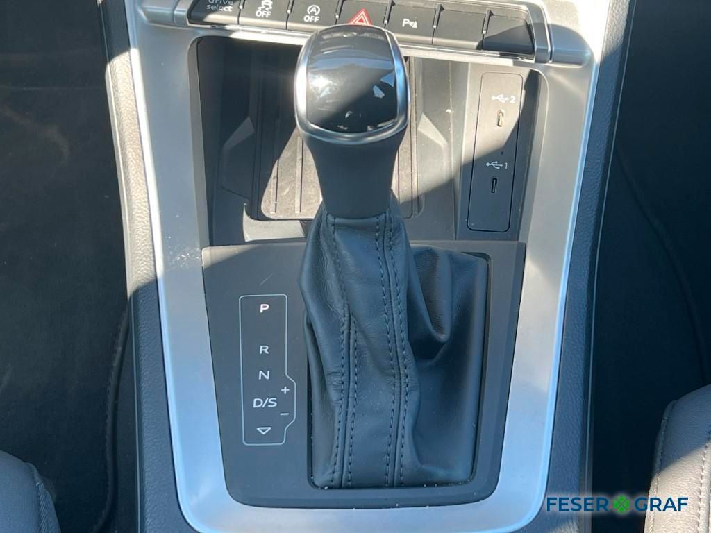Audi Q3 40 TFSI qu. S tronic - Samsaru's Car Outlet