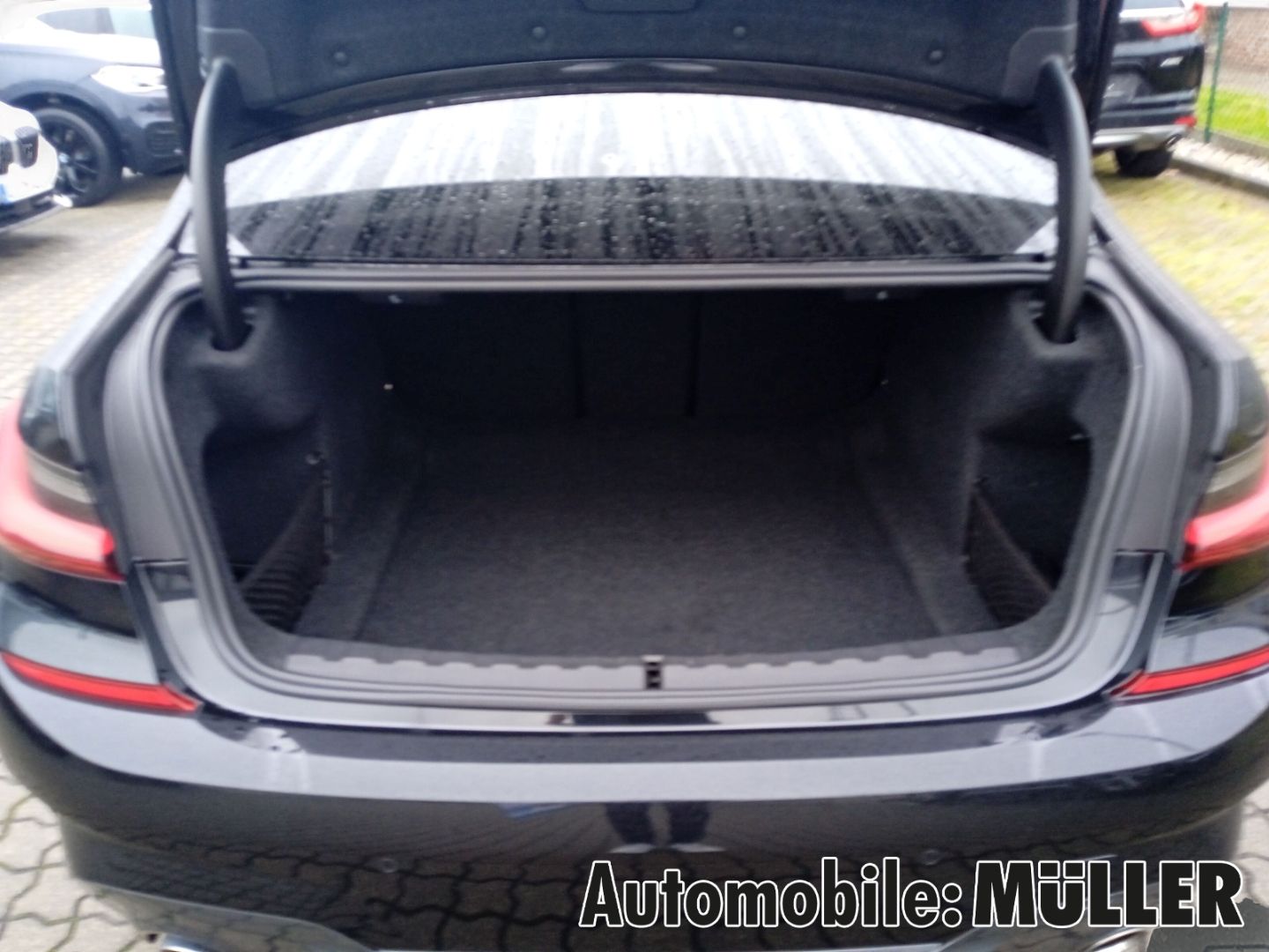 BMW 320 i M Sport - Samsaru's Car Outlet