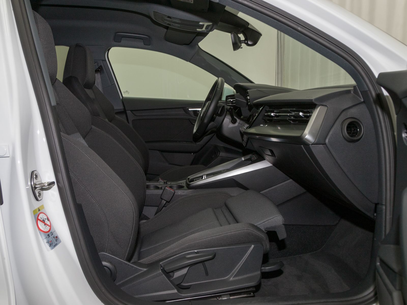 Audi A3 Sportback 45 TFSIe S LINE LM17