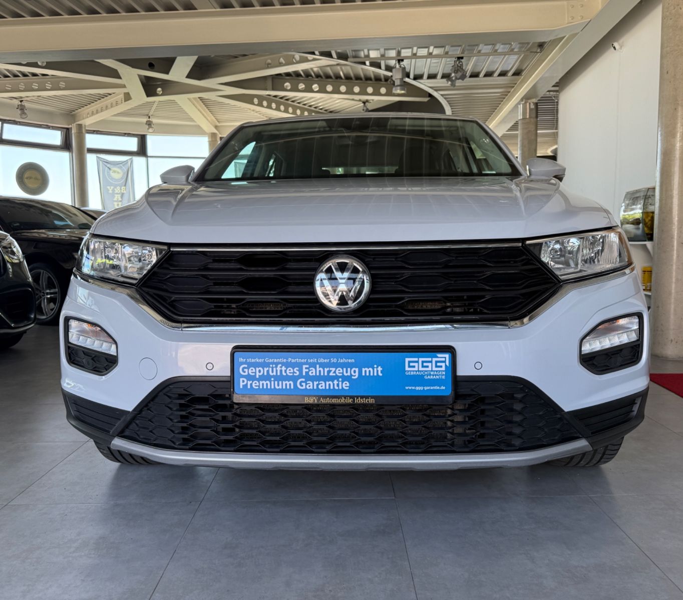 Volkswagen T-Roc Style 4Motion - Samsaru's Car Outlet