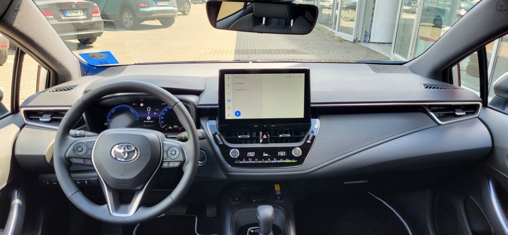 Toyota Corolla 1.8 Hybrid - Samsaru's Car Outlet