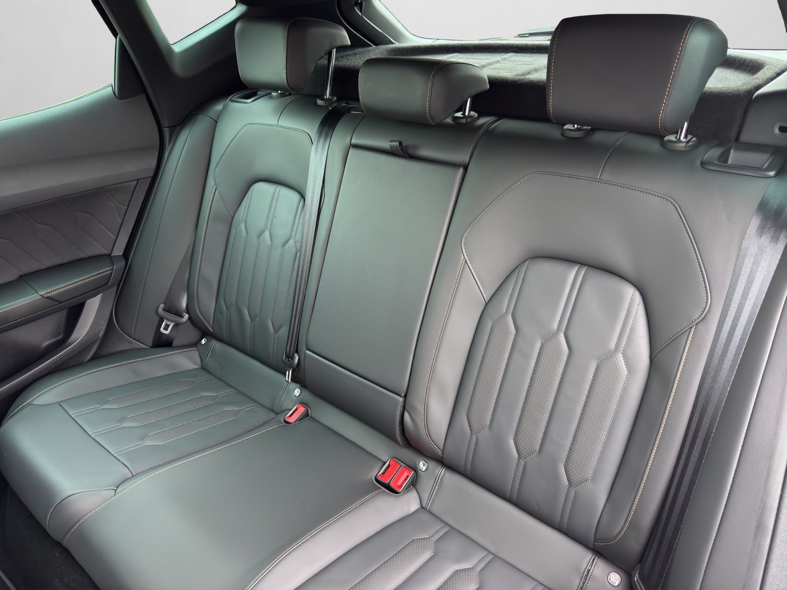 Cupra Formentor VZ 2.0 TSI 4Drive AHK PANO LEDER KAMER