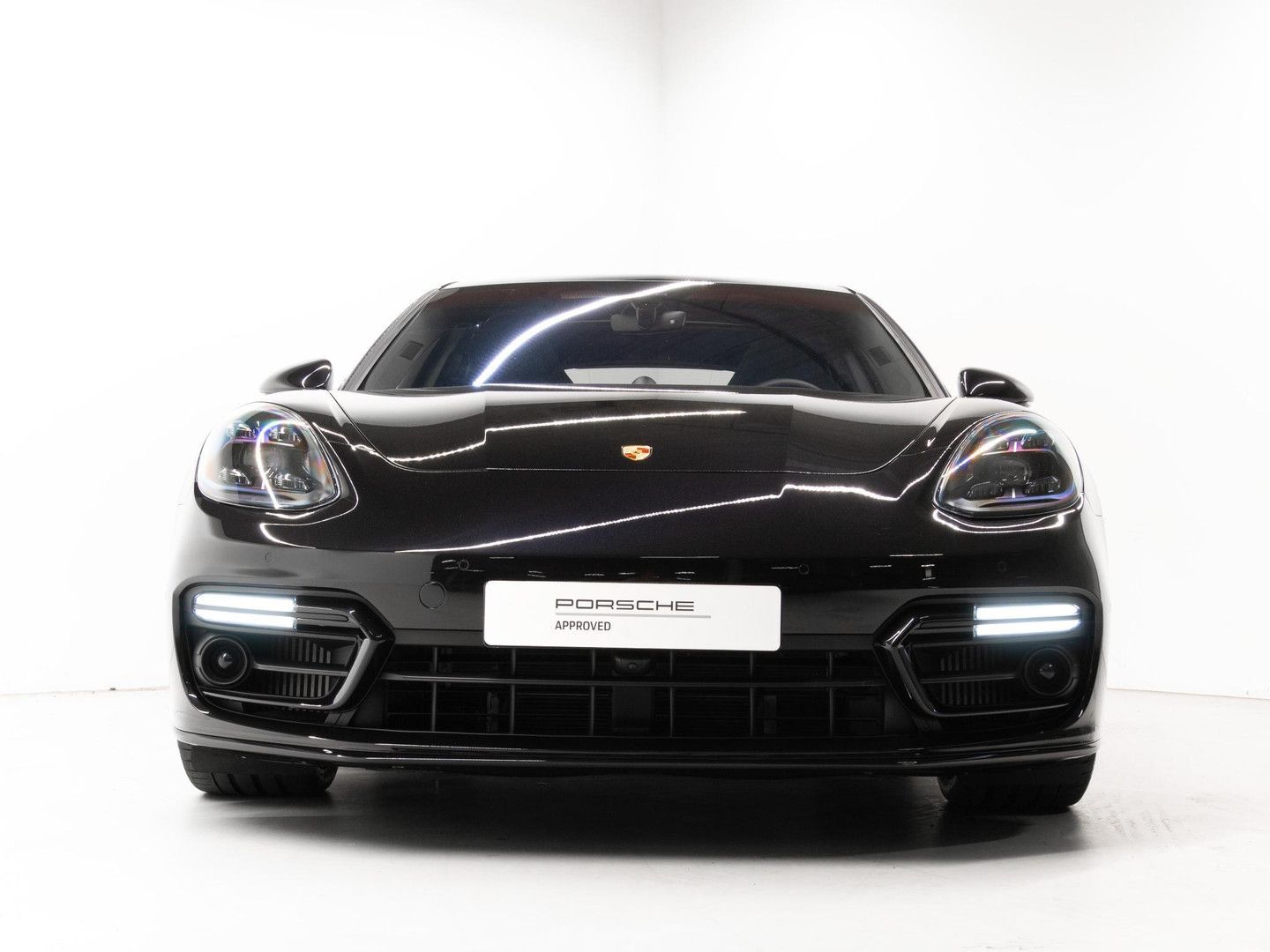 Porsche Panamera 4 E-Hybrid Platinum Edition