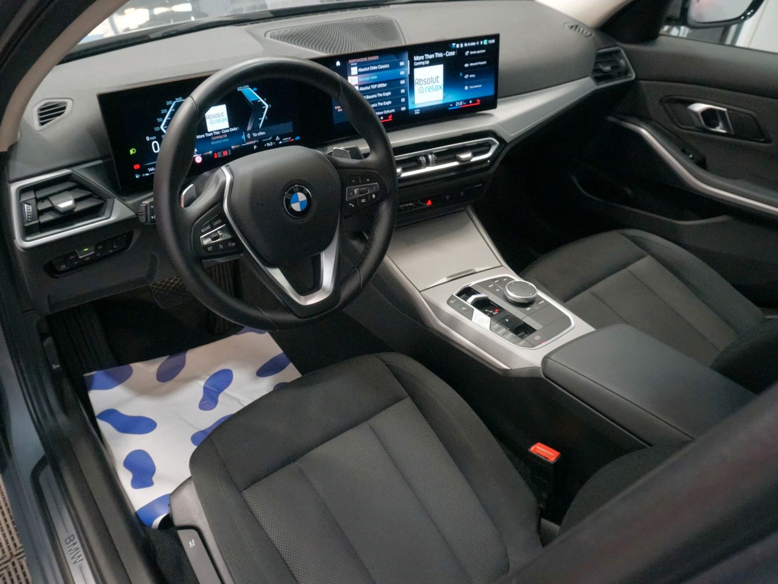 BMW 320 d xDrive Limousine*LED*WIDESCREEN*DAB*