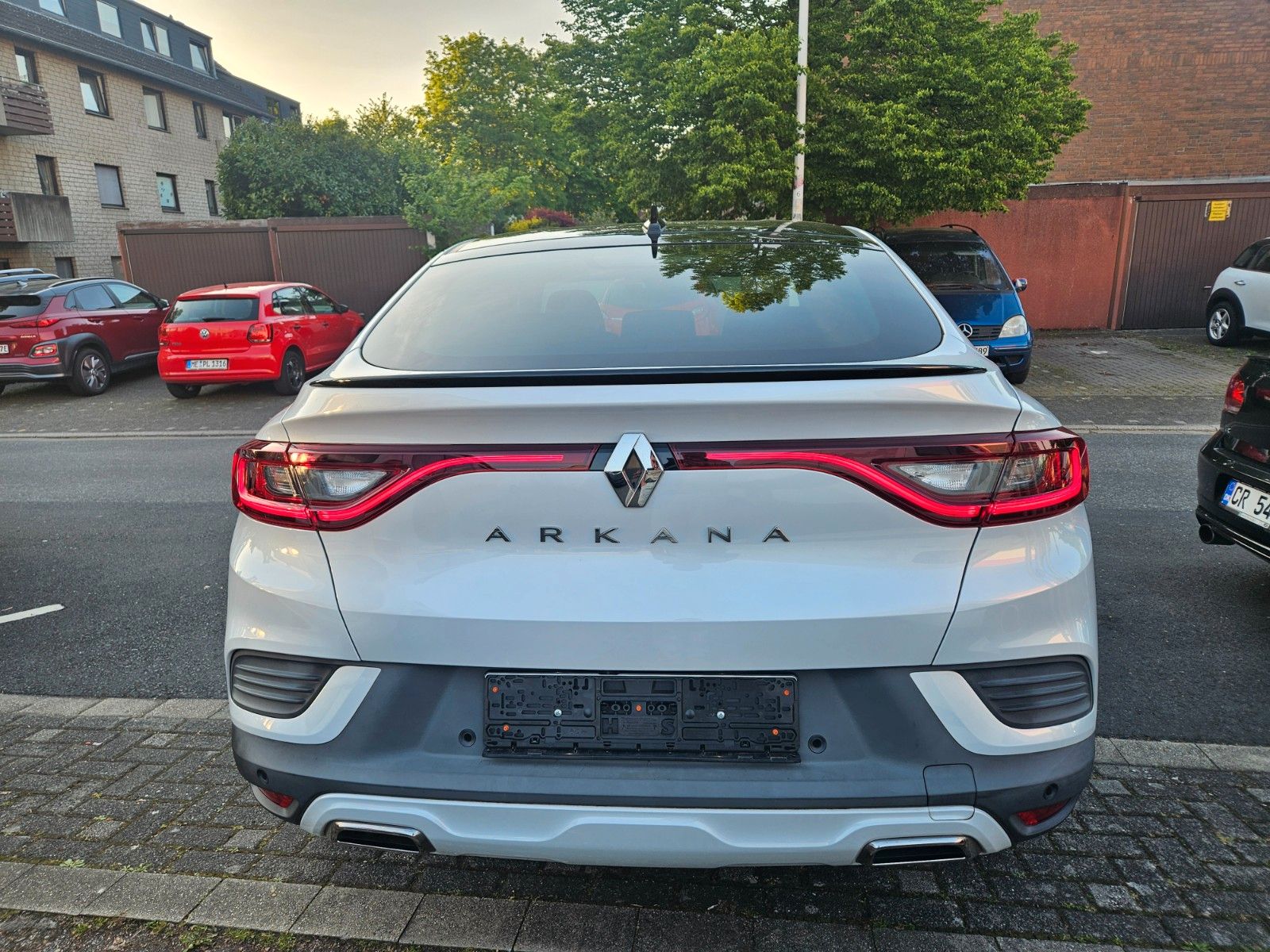 Renault ARKANA 1.3 TCE R.S. LiNE AUT BENZIN/HYBRID - Samsaru's Car Outlet