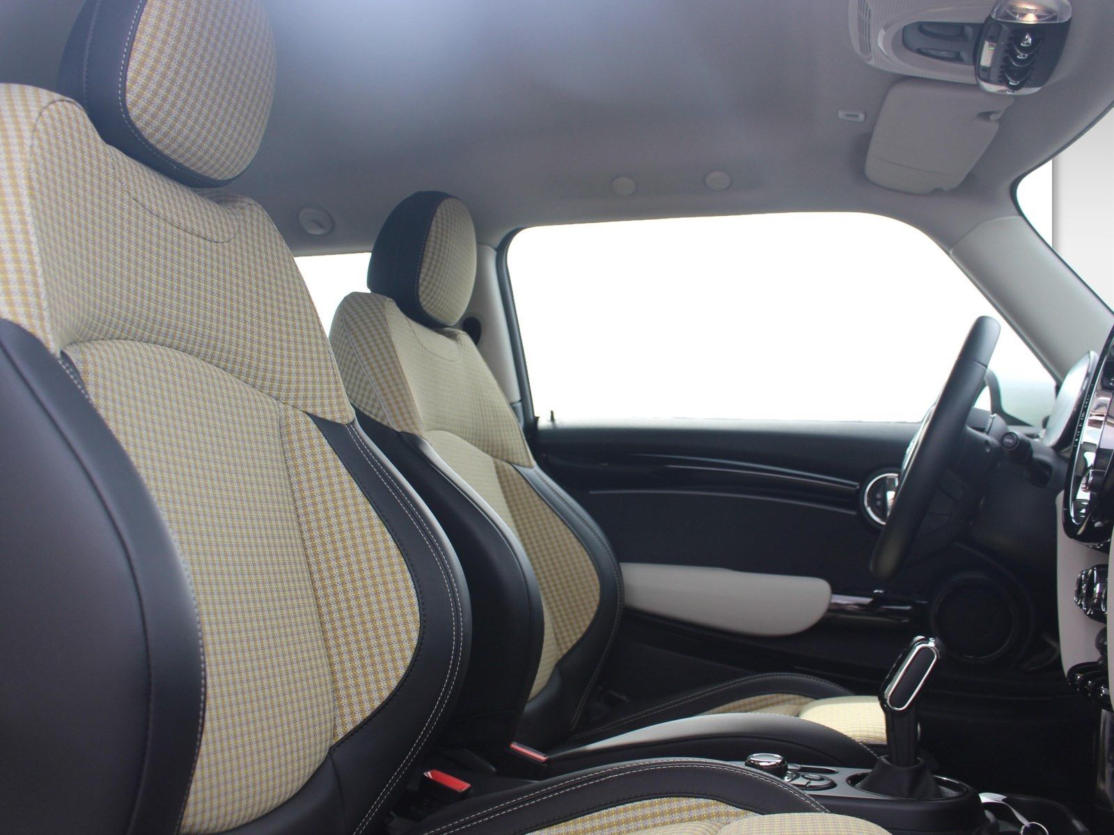 MINI Cooper SE Hatch - Samsaru's Car Outlet