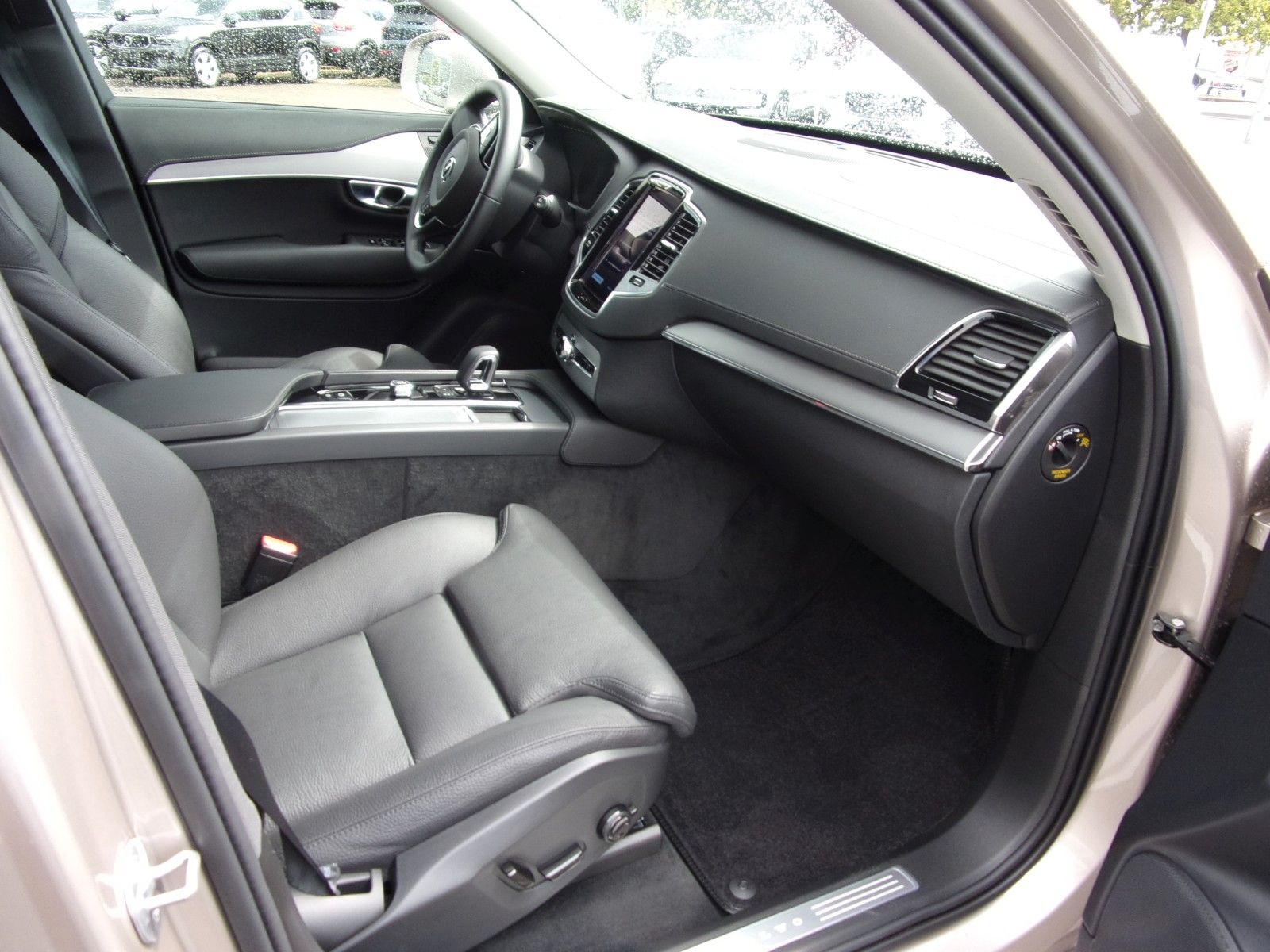 Volvo XC 90 B5 Plus Bright AWD - Samsaru's Car Outlet